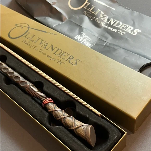 Ollivanders Wand with Box Harry Potter - Picture 4 of 9